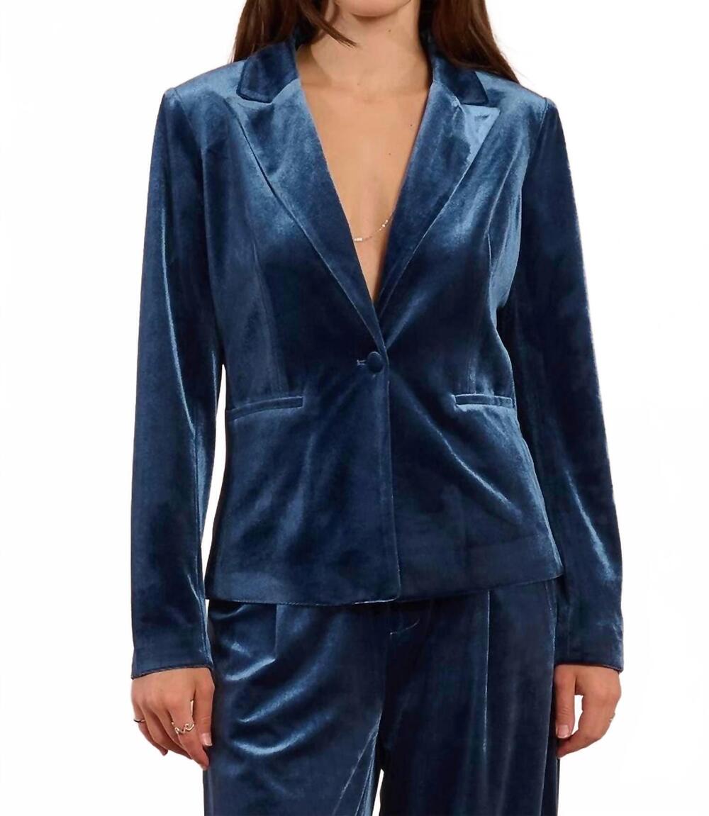NEW MOLLY BRACKEN velvet straight fit blazer in denim blue